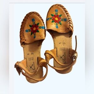 Handcrafted Tan Leather Women’s Sandals with Floral Embroidery